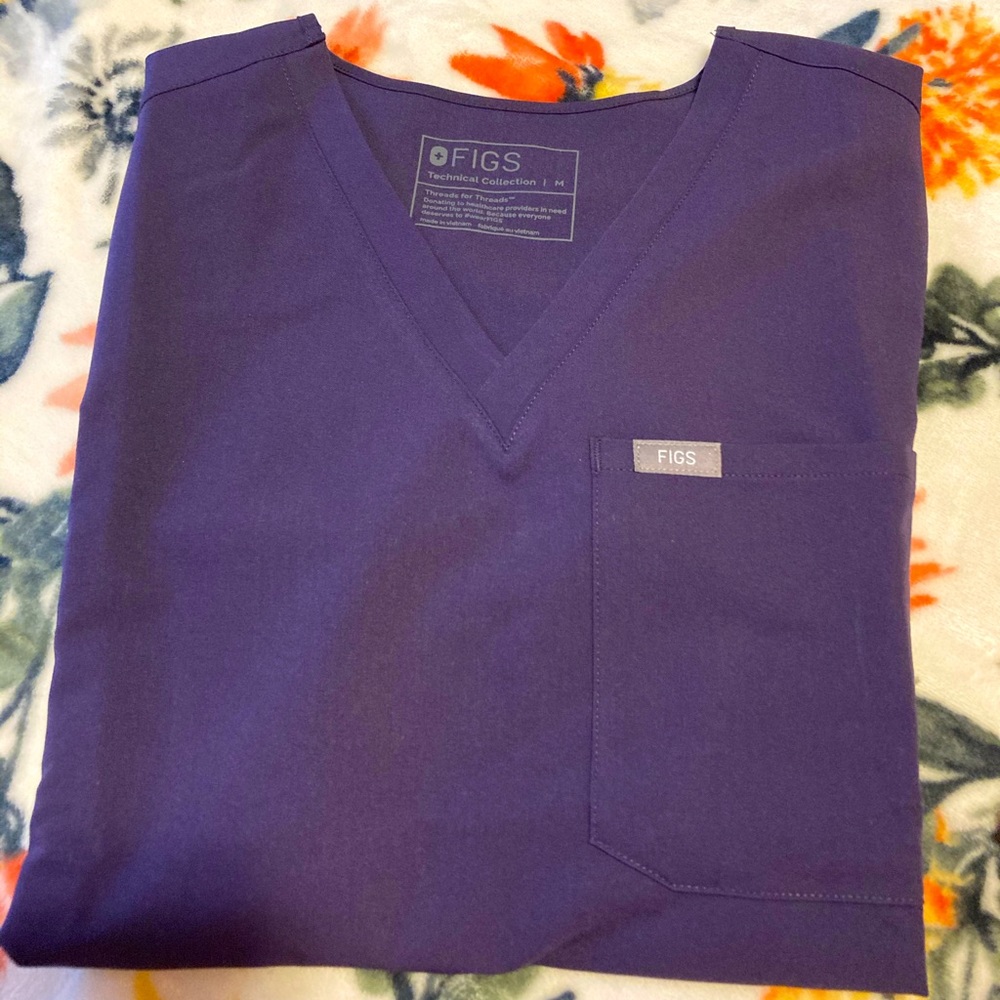 FIG scrub top